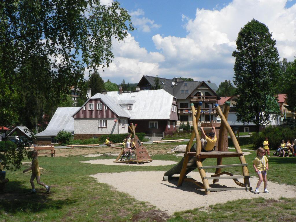 Penzion Pod Mustky Hotel Harrachov Bagian luar foto